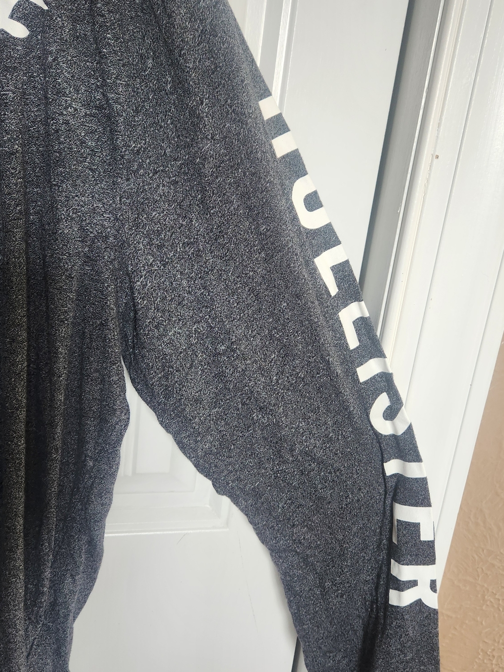 Hollister Men's Black Heather Lightweight Hoodie Shirt Size XL - Picture 6 of 9